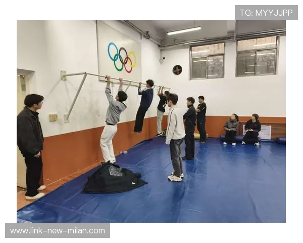 学校体育联赛推动更多女生参与竞技项目，学校开展体育竞赛活动的作用