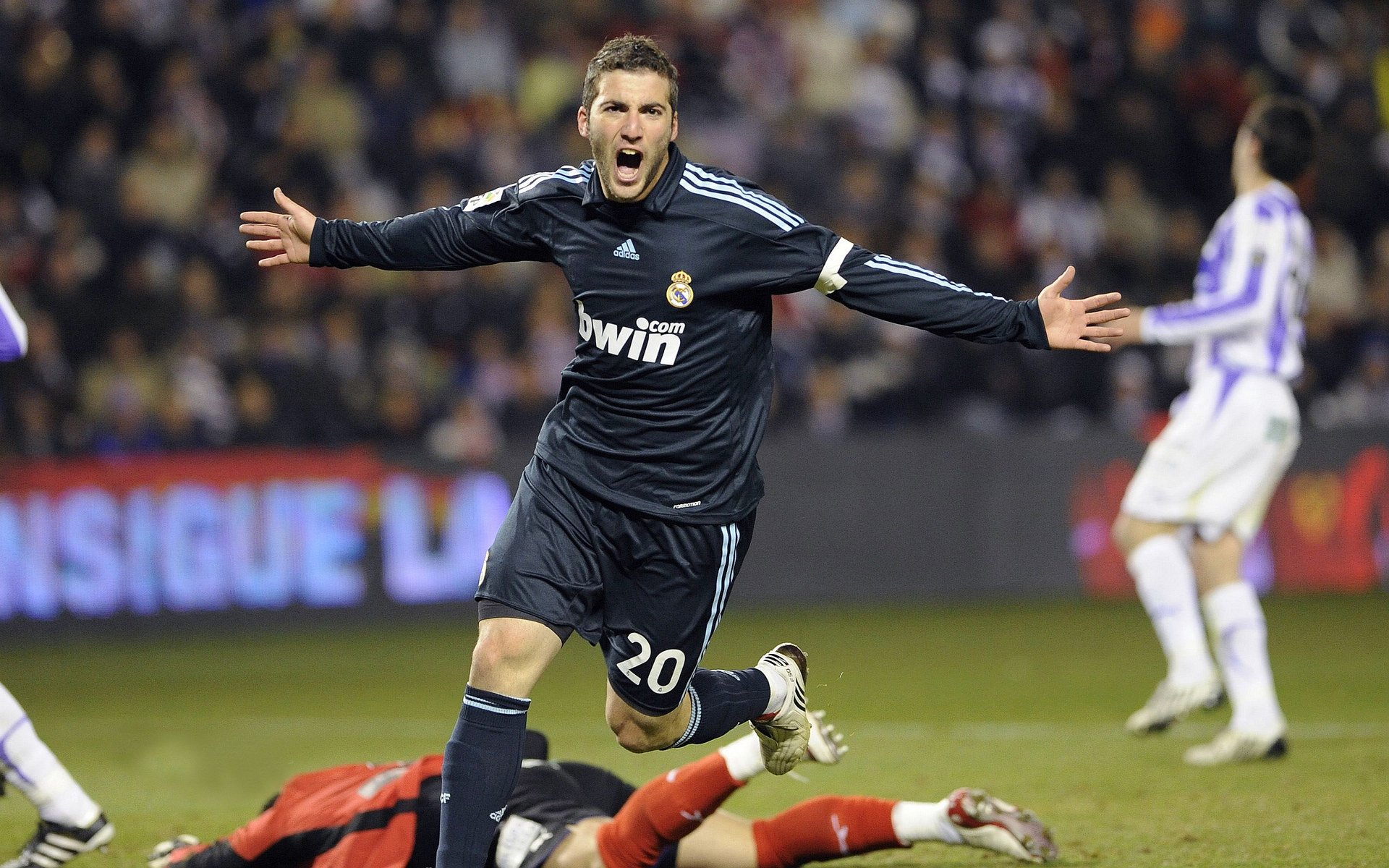 米兰体育在线下载-安热中场核心引领节奏变化